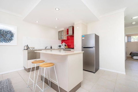 Modern Midland Retreat 2br 1 Bth - Australia Accommodation 0