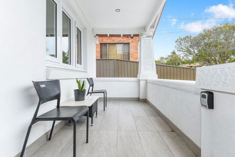 Mins To Mall Convenient 3 Beds Classic Charm Home - Australia Accommodation 2