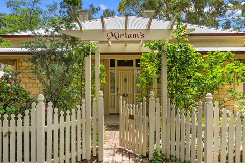 Miriams Cottage - Australia Accommodation 0