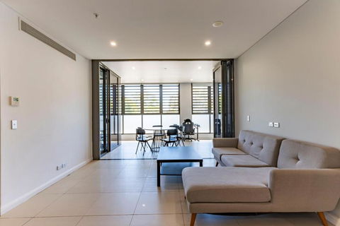 Modern 2B With Loft Bed Parking Central Mascot - Australia Accommodation 0