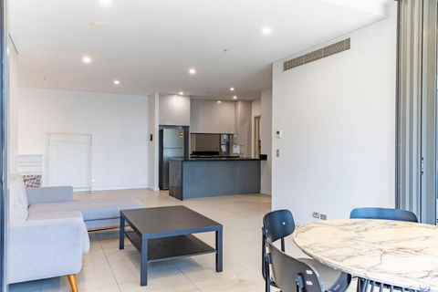 Modern 2B With Loft Bed Parking Central Mascot - Australia Accommodation 3
