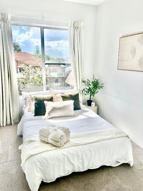 Modern 3BR Beachside Oasis - Australia Accommodation 2