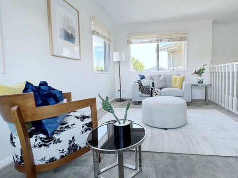 Modern And Elegant House With Swimming Pool - Australia Accommodation 2