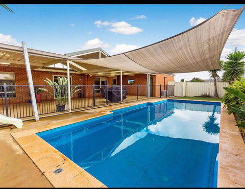 Modern Family Home With Pool - Australia Accommodation 0