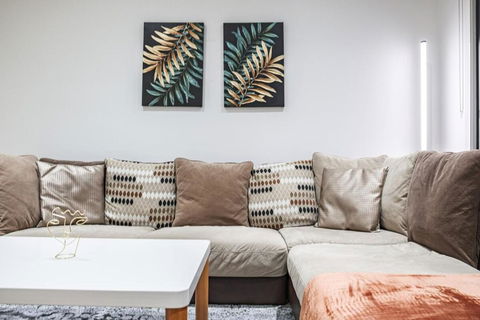 Modern Living 2br Townhouse In Maidstoneoffice - Australia Accommodation 3