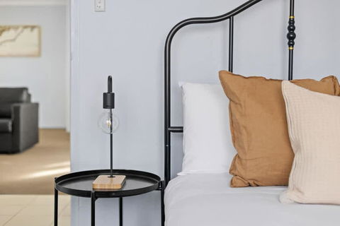 Modern Private Double Room - Central Spot At Liverpool - Shared Bathroom - Australia Accommodation 3