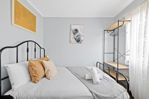 Modern Private Double Room - Central Spot At Liverpool - Shared Bathroom - Australia Accommodation 2