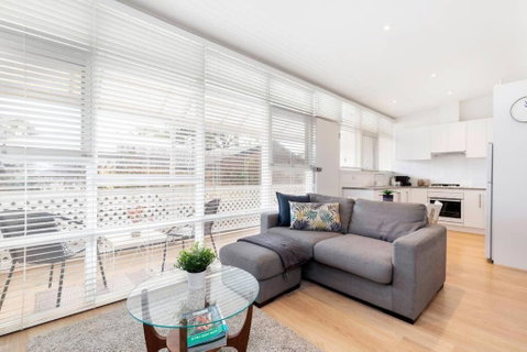 Modern Stylish Self-contained Studio Apartment - Australia Accommodation 3
