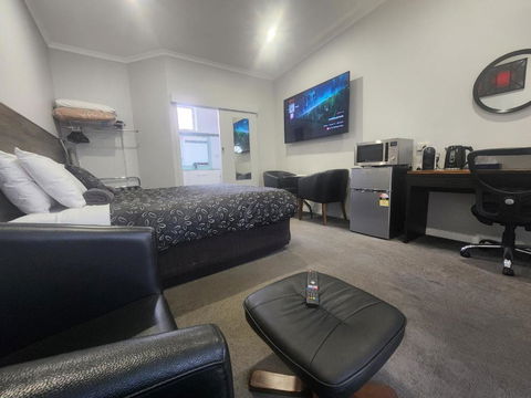 Motel24Seven And Apartments - Australia Accommodation 3