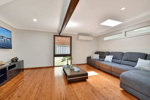 NEW PropertyBreezy Bayside Haven At Brightwaters - Australia Accommodation 2