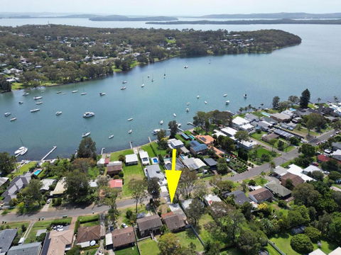NEW PropertyBreezy Bayside Haven At Brightwaters - Australia Accommodation 0