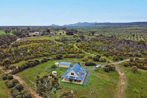 Morningside Farm House With Mountian Views... - Australia Accommodation 1