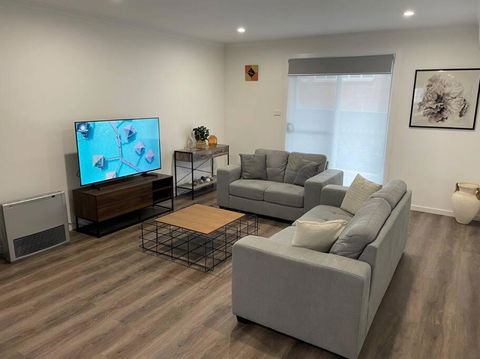 New 3 Bedroom House In Cooma - Australia Accommodation 0