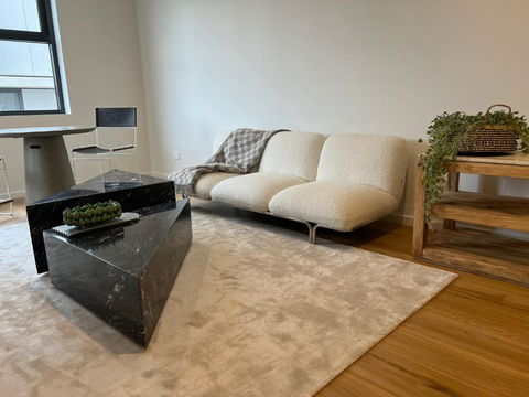 NEW BOUTIQUE 1bd Apt - Australia Accommodation 2