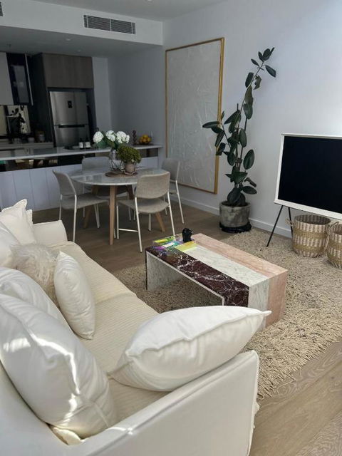 New & Modern Loft 1bd W/Pool&Gym - Australia Accommodation 0