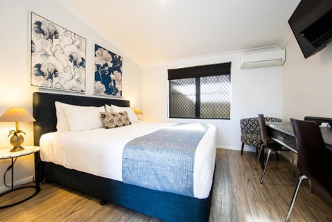 New England Motor Lodge - Australia Accommodation 0