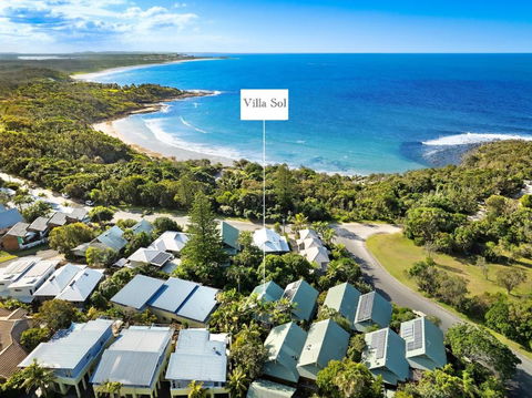 NEW Luxury Angourie Villa! Dream Location, WiFi ++ - Australia Accommodation 1