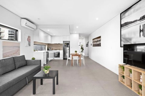 New Modern 2BR 2baths Apt In Homebush Sleeps 6 - Australia Accommodation 0