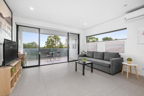 New Modern 2BR 2baths Apt In Homebush Sleeps 6 - Australia Accommodation 2