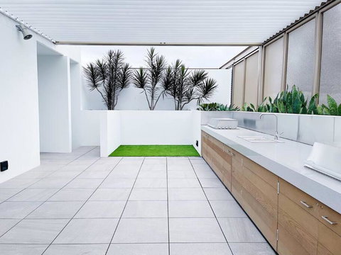 New Modern Apartment Next To Westfield Chermside - Australia Accommodation 1