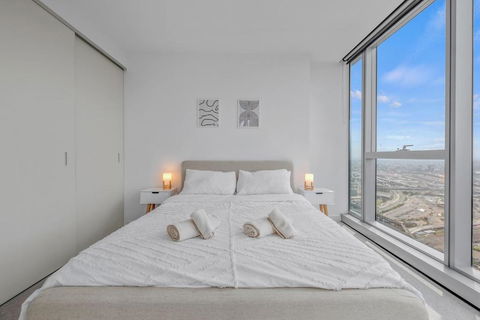NEW Top Floor L70 CBD Luxury Apt - Australia Accommodation 1