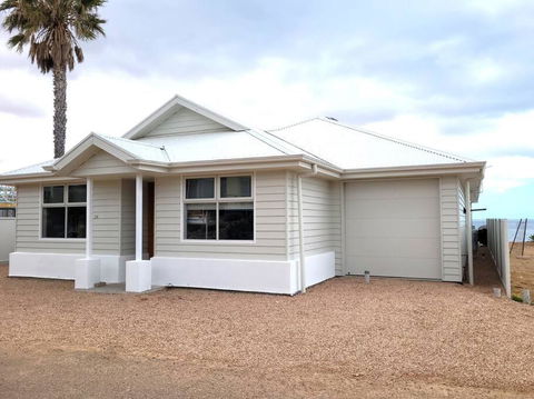 North Beach Hamptons - Australia Accommodation 1