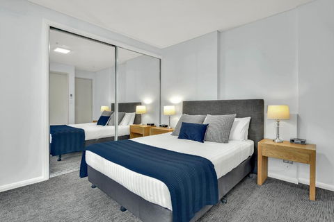 North Sydney Large Two Bedroom MIL2302 - Australia Accommodation 1