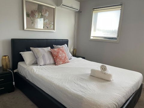 Oaklands Junction Homes - Australia Accommodation 2