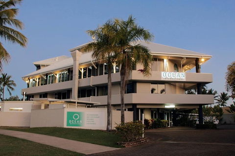 Ocean International Hotel - Australia Accommodation 0