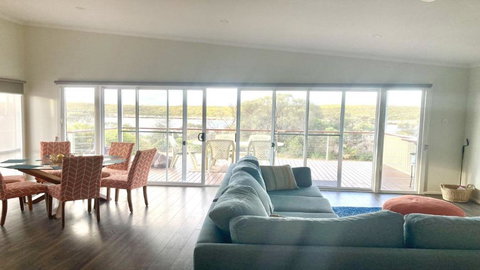 Off The Net - New Listing - Esplanade Property With Views Of The Channel - Australia Accommodation 2