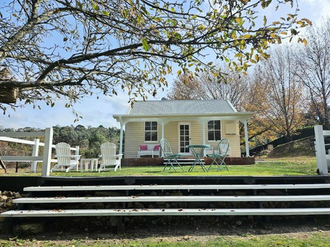 Old Oak Tree Cottage - Australia Accommodation 0