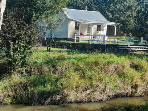 Old Oak Tree Cottage - Australia Accommodation 2