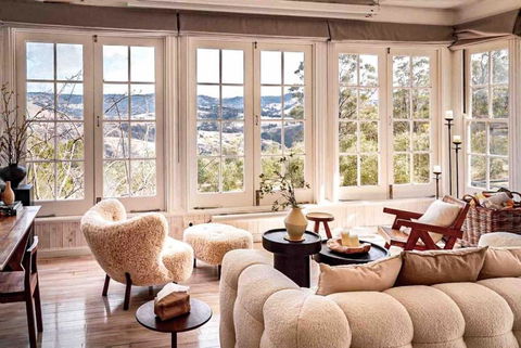Olive Hill Spa, Views & Home Cinema - Australia Accommodation 3