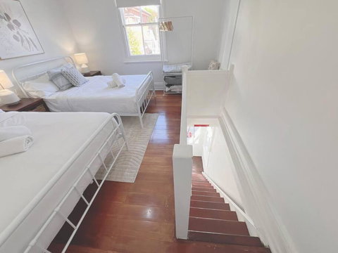 One Bedroom Loft Close To Ashfield Station - Australia Accommodation 3