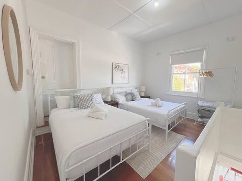 One Bedroom Loft Close To Ashfield Station - Australia Accommodation 0