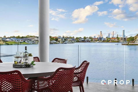 Opulent Waterfront Home - Australia Accommodation 0