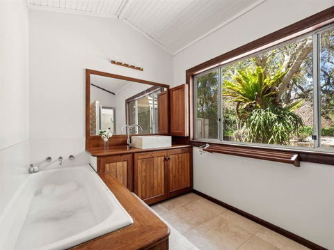 Orchard Homestead Countryside Retreat - Australia Accommodation 3