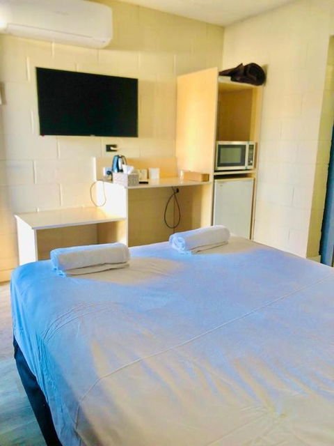 OXFORD HOTEL MOTEL - Australia Accommodation 3