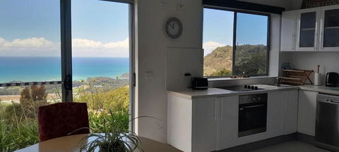 ON TOP Of THE WORLD Garden Studio - Australia Accommodation 3