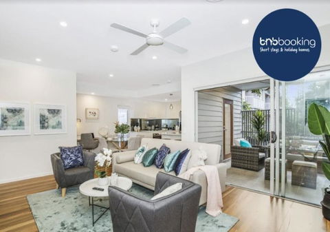 Park Avenue Townhouse Retreat Brisbane Sleeps 10 - Australia Accommodation 0