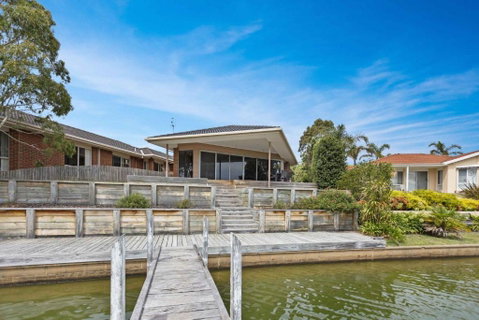 Pelican Brief - Australia Accommodation 0