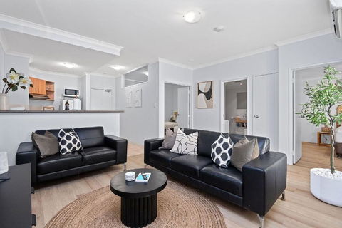 Play & Stay On Hay - Sleeps 2 Or 4 - Australia Accommodation 0
