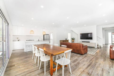 Perfect For Families And Groups - Large 5 Bedroom - Australia Accommodation 0