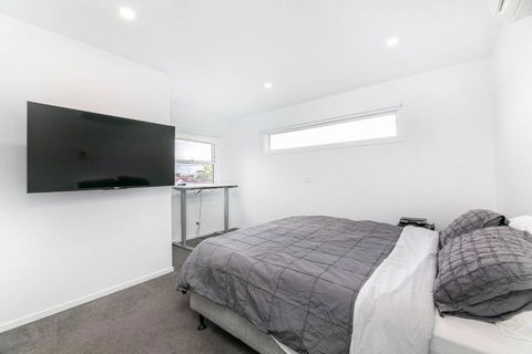 Perfect For Families And Groups - Large 5 Bedroom - Australia Accommodation 3