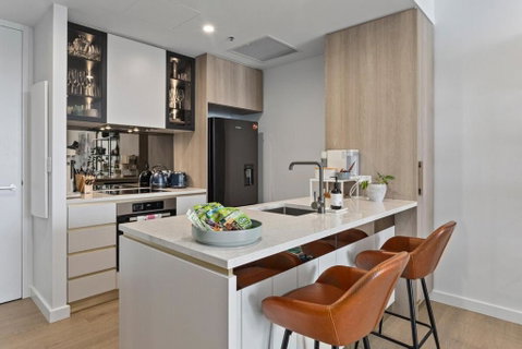 Perfect Location With 5 Star Amenities - Australia Accommodation 3