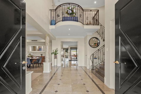 Perth 2-Story, Views, BBQ & More - Australia Accommodation 1