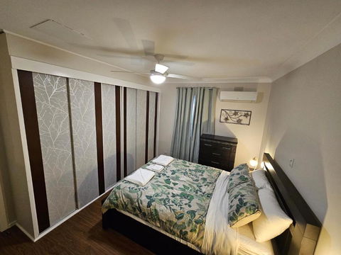 Phoenix House - Australia Accommodation 2