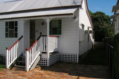 Pine Cottage - Australia Accommodation 0