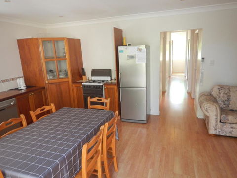 Pine Cottage - Australia Accommodation 3