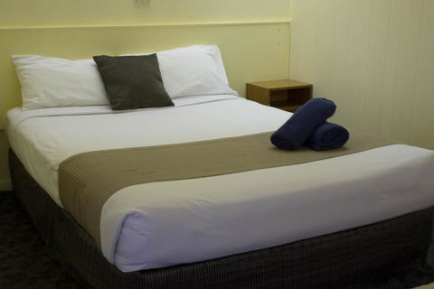 Pioneer Station Motor Inn - Australia Accommodation 2